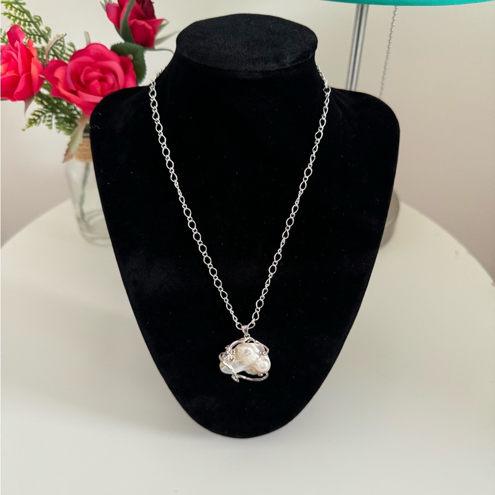 Adjustable 25” Silver-Tone Necklace with Large Baroque Blister Pearl Pendant